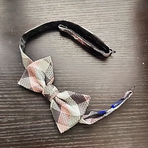 3 for $20 item - Mens Apt 9 bow tie, OS, charcoal grey, light pink and silver